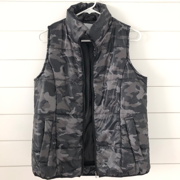 new directions Jackets & Blazers - New Directions Black and Grey Camo Puffy Vest